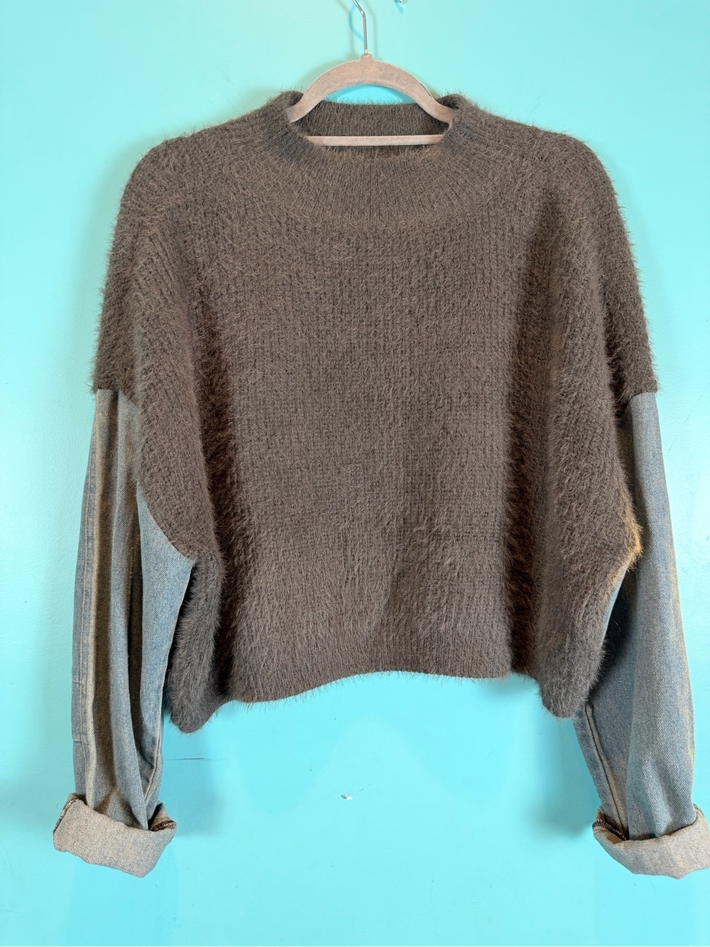 POL Fuzzy Gray Boxy Women’s Sweater with Contrast Sleeves L